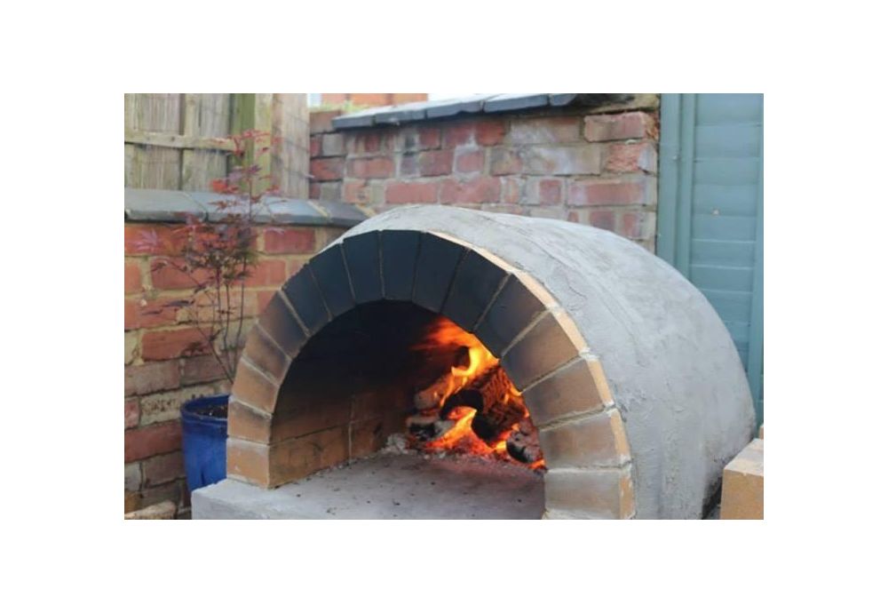 Čistenie pece na pizzu